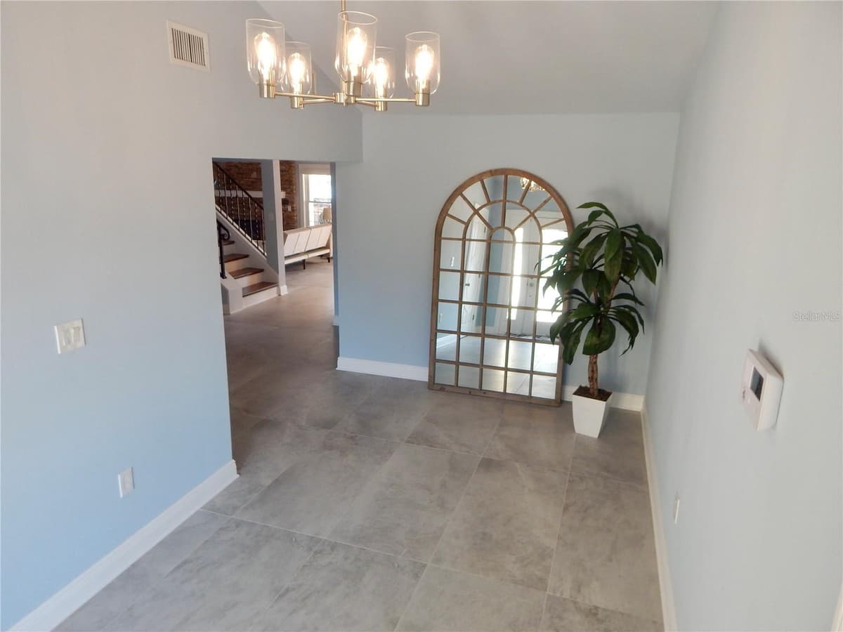 8025 ISLAND DRIVE — photo 5 of 36