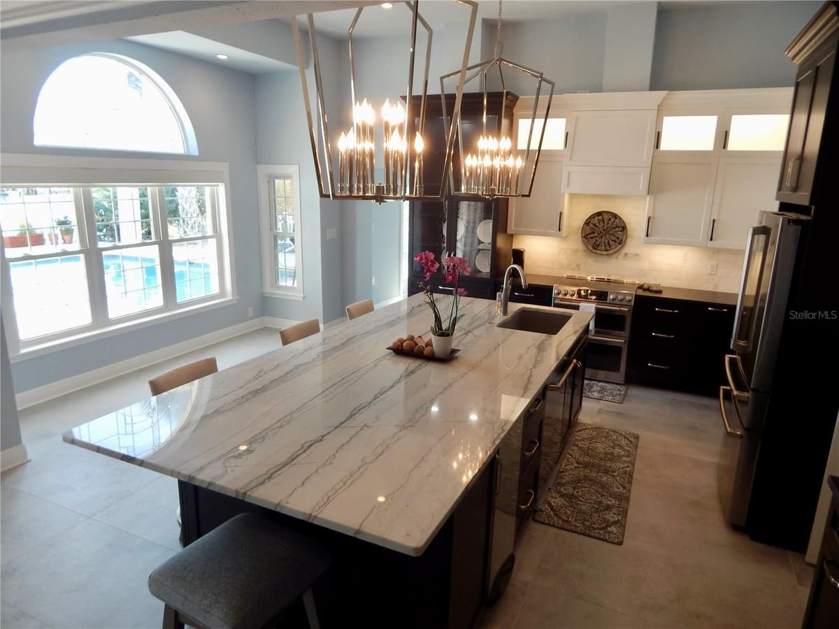 8025 ISLAND DRIVE — photo 9 of 36