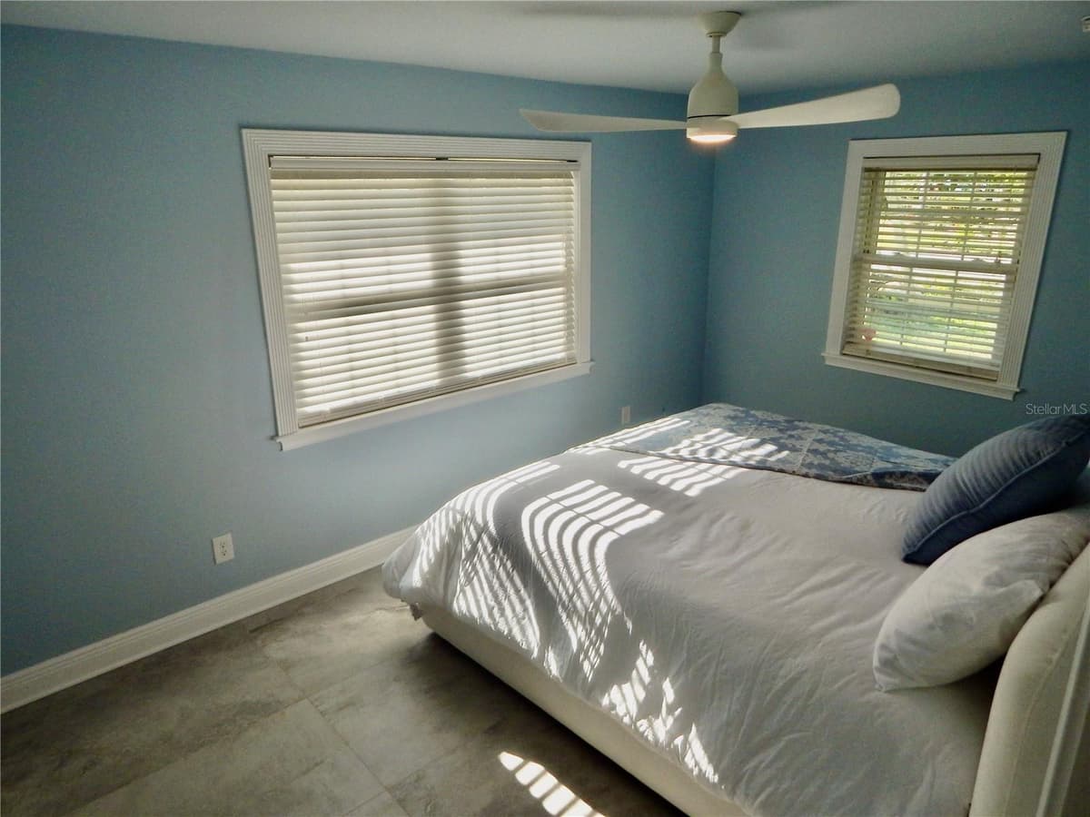 8025 ISLAND DRIVE — photo 20 of 36
