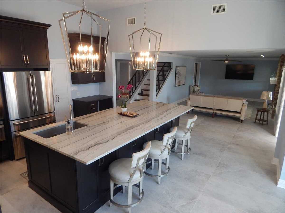 8025 ISLAND DRIVE — photo 8 of 36