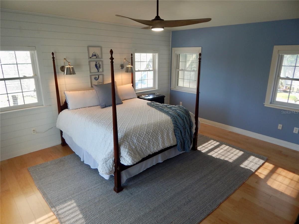 8025 ISLAND DRIVE — photo 11 of 36