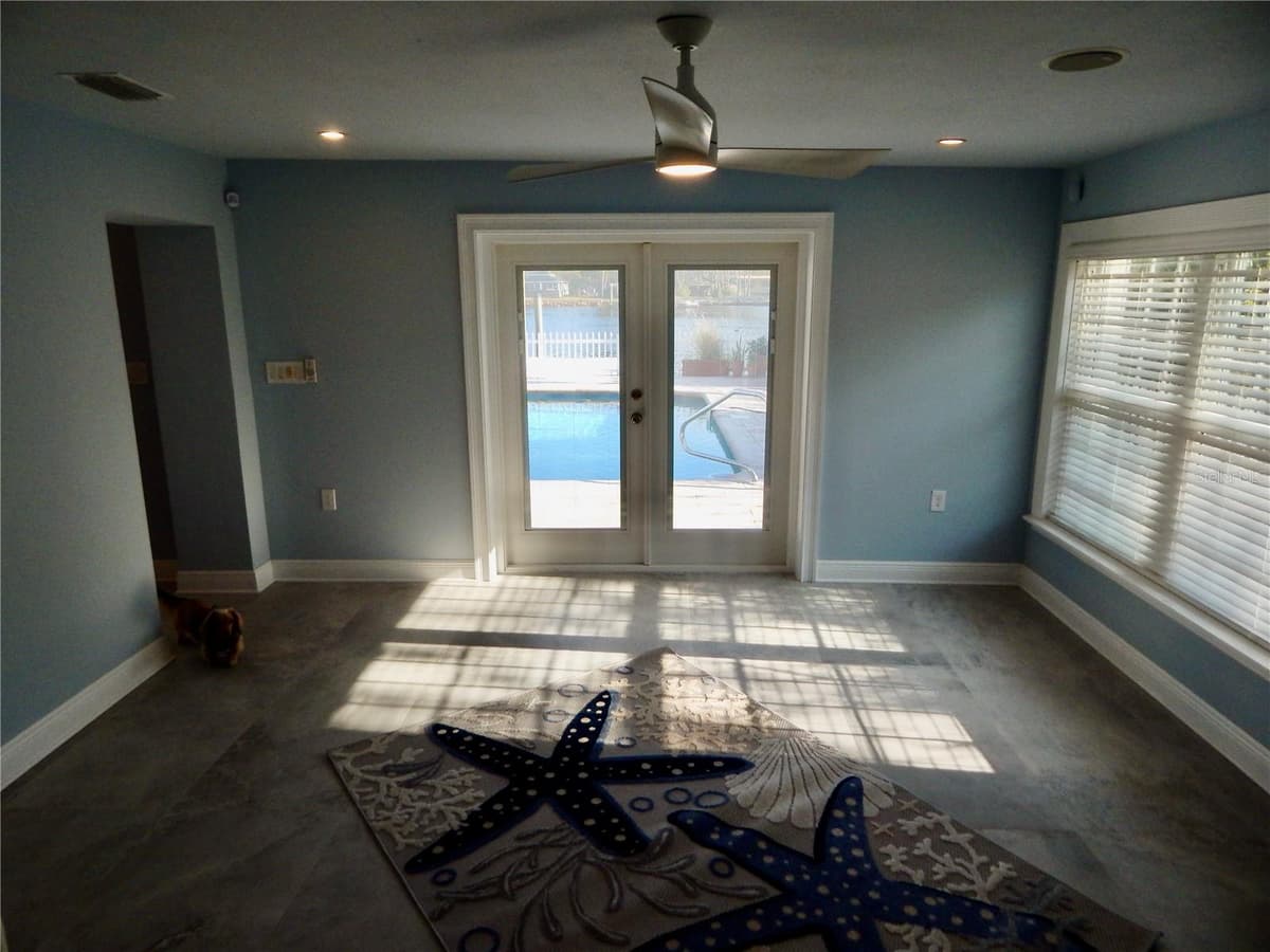 8025 ISLAND DRIVE — photo 24 of 36