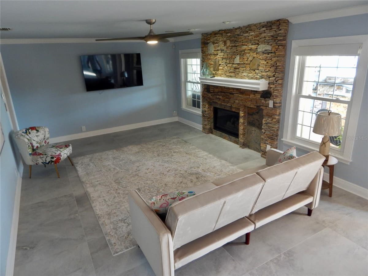 8025 ISLAND DRIVE — photo 26 of 36
