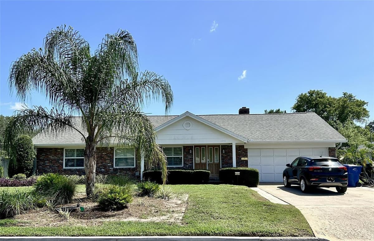 1241 PRYDE DRIVE — photo 1 of 3