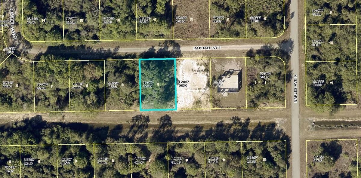 1240 RAPHAEL STREET — photo 1 of 2