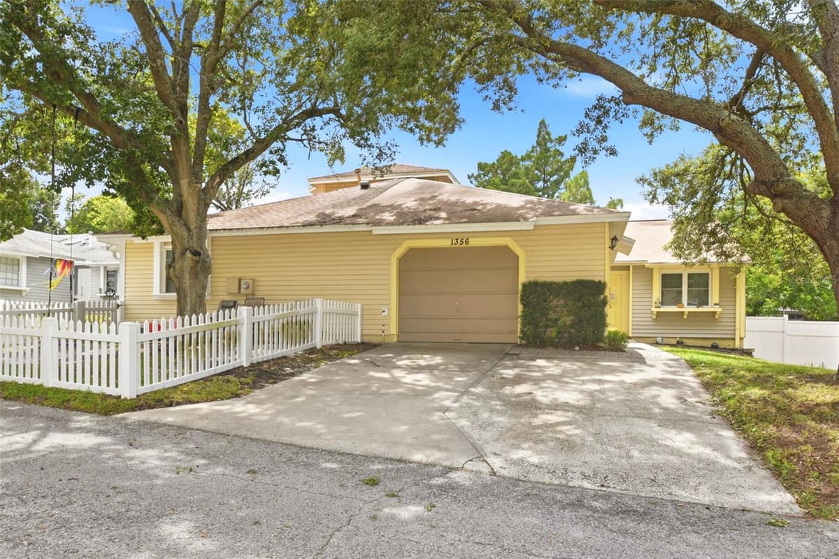 1356 LANDRY CIRCLE — photo 3 of 31