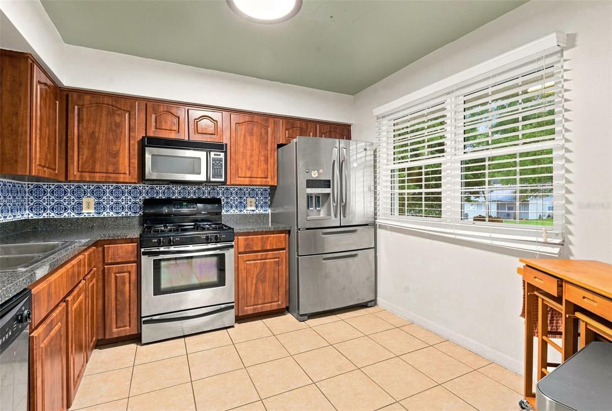 1356 LANDRY CIRCLE — photo 12 of 31