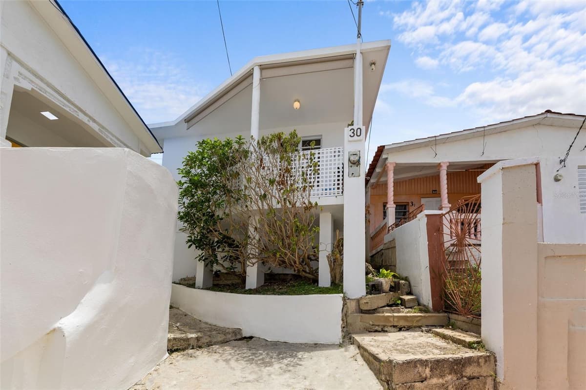 10 CALLE MIRAMAR — photo 2 of 36