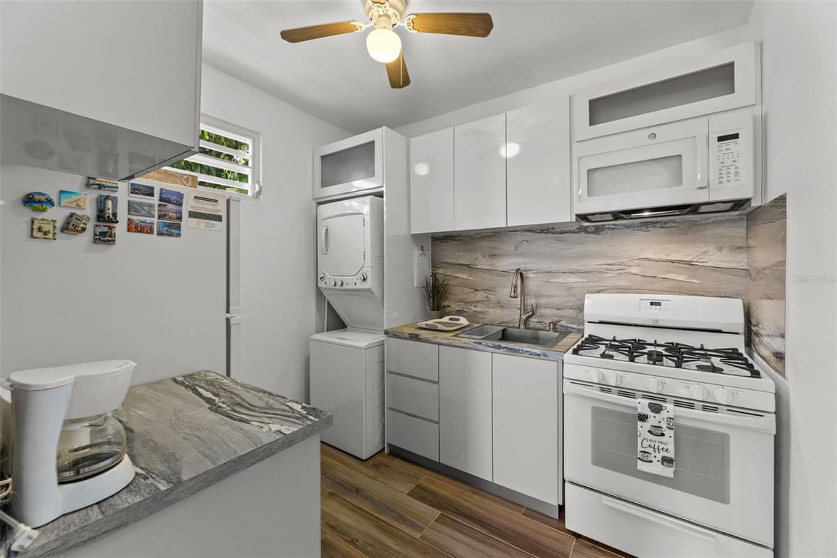 10 CALLE MIRAMAR — photo 7 of 36