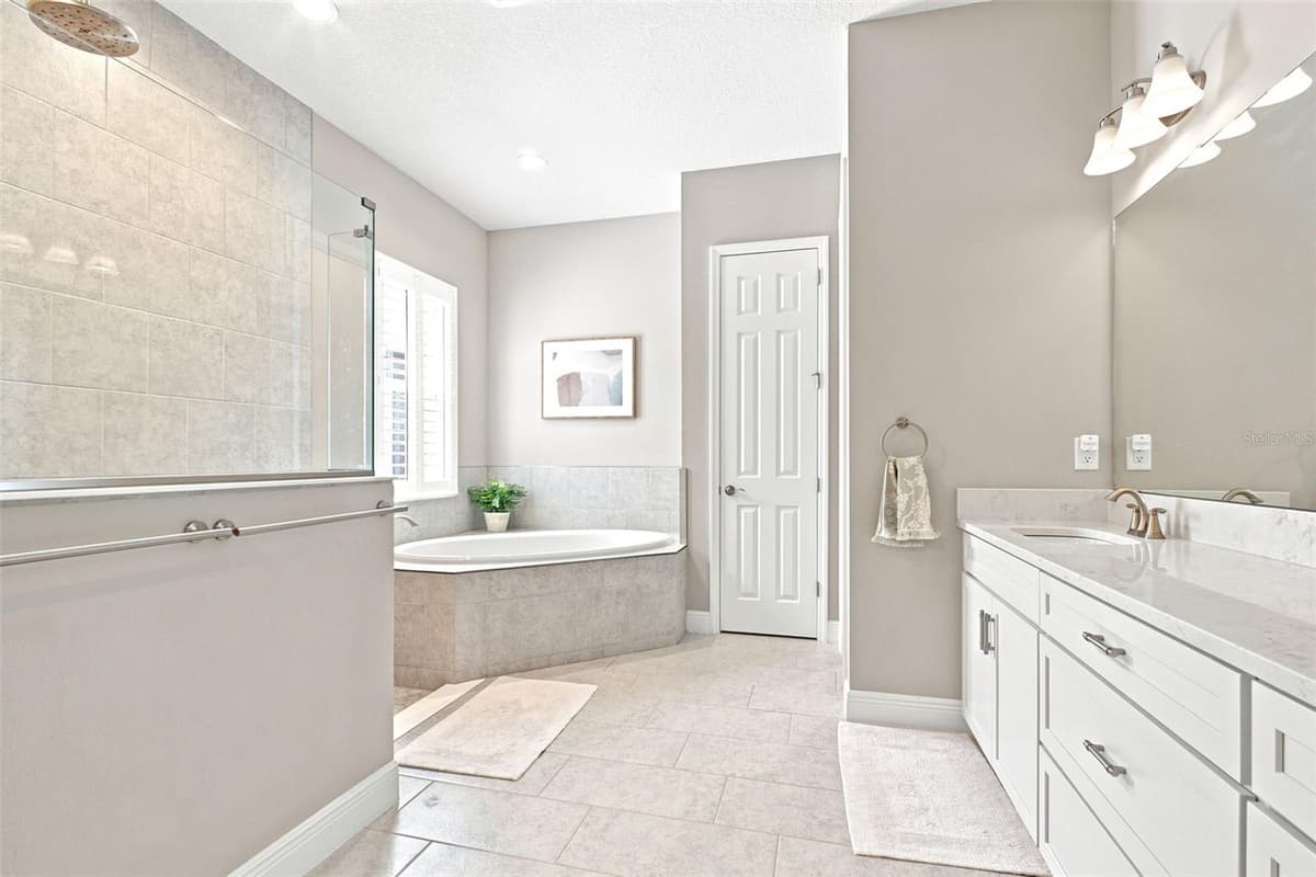 4263 WOODLAND RETREAT BOULEVARD — photo 15 of 63
