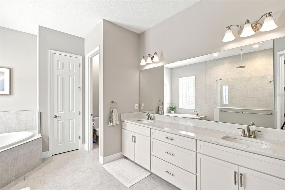 4263 WOODLAND RETREAT BOULEVARD — photo 16 of 63