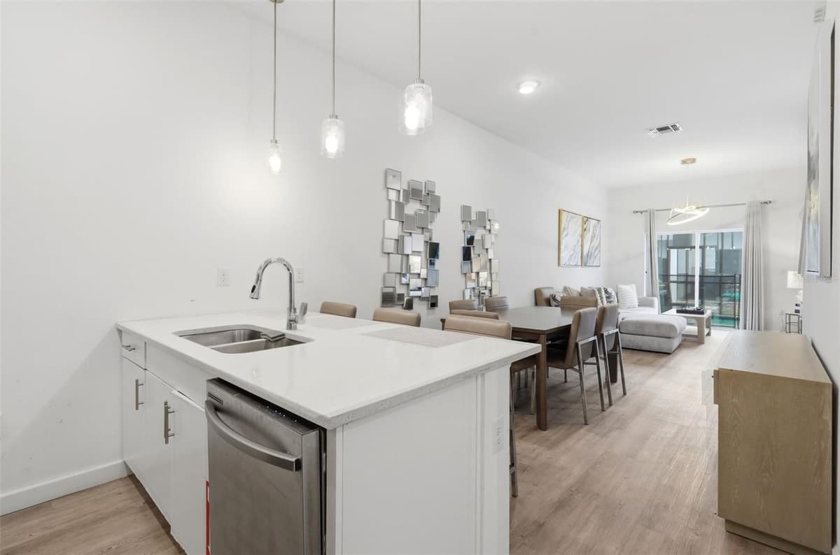 285 FAMAGUSTA DRIVE — photo 10 of 31