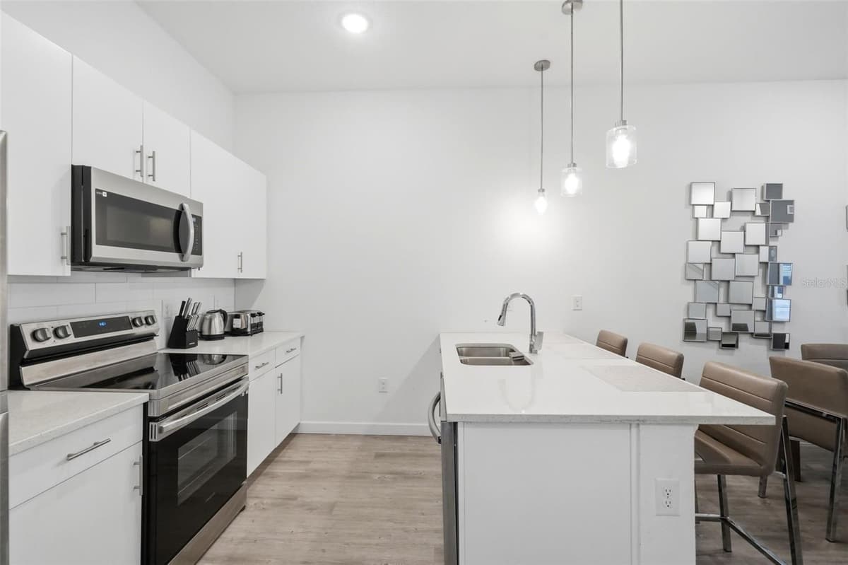 285 FAMAGUSTA DRIVE — photo 12 of 31