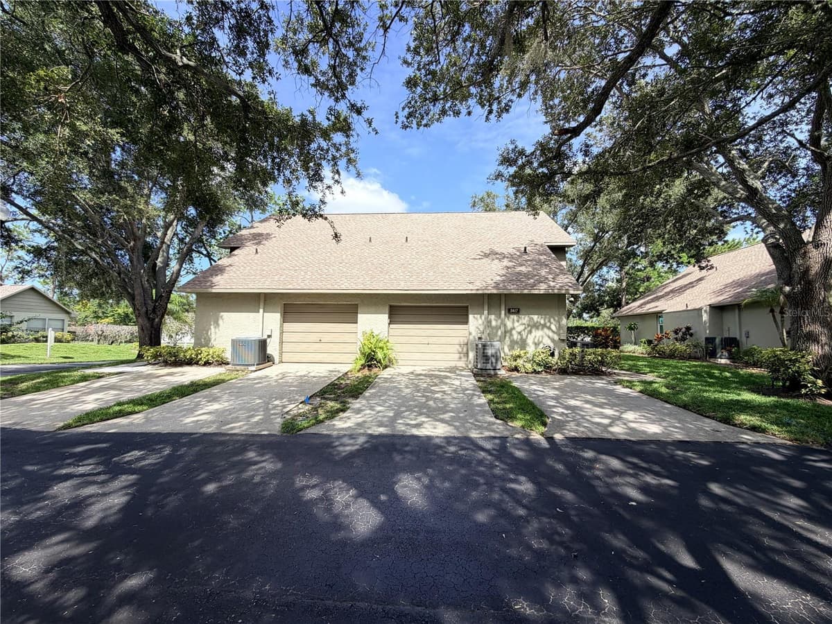 3417 ROCHELLE COURT — photo 1 of 33