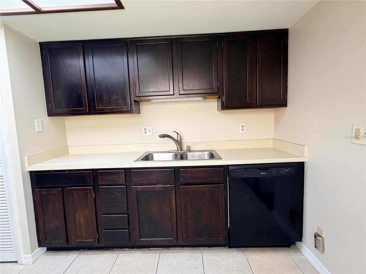 3417 ROCHELLE COURT — photo 12 of 33