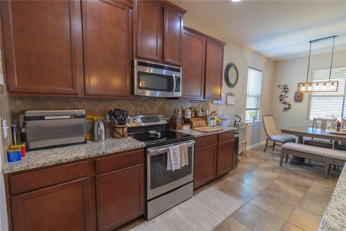 417 BLAKELY COURT — photo 11 of 43