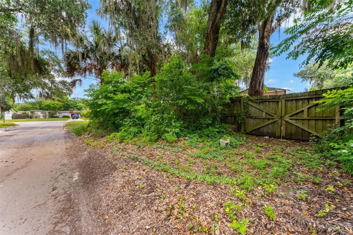 175 GRACE BOULEVARD — photo 49 of 50