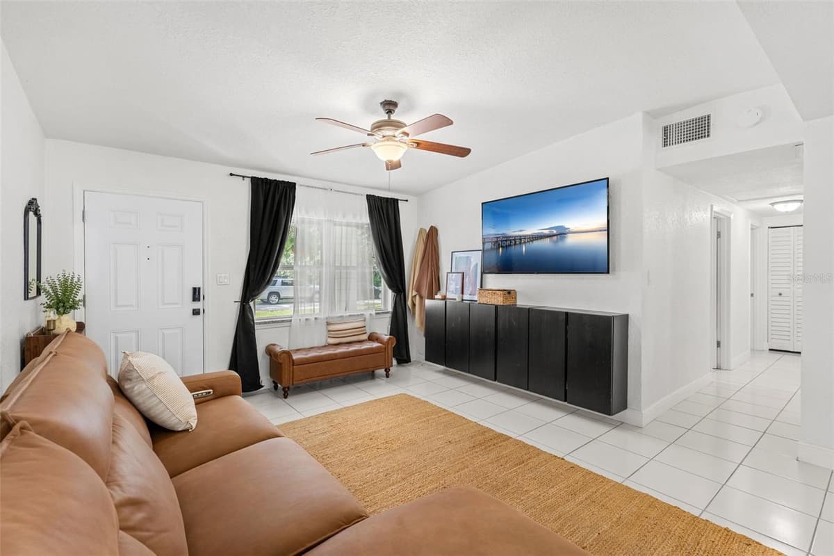 175 GRACE BOULEVARD — photo 10 of 50