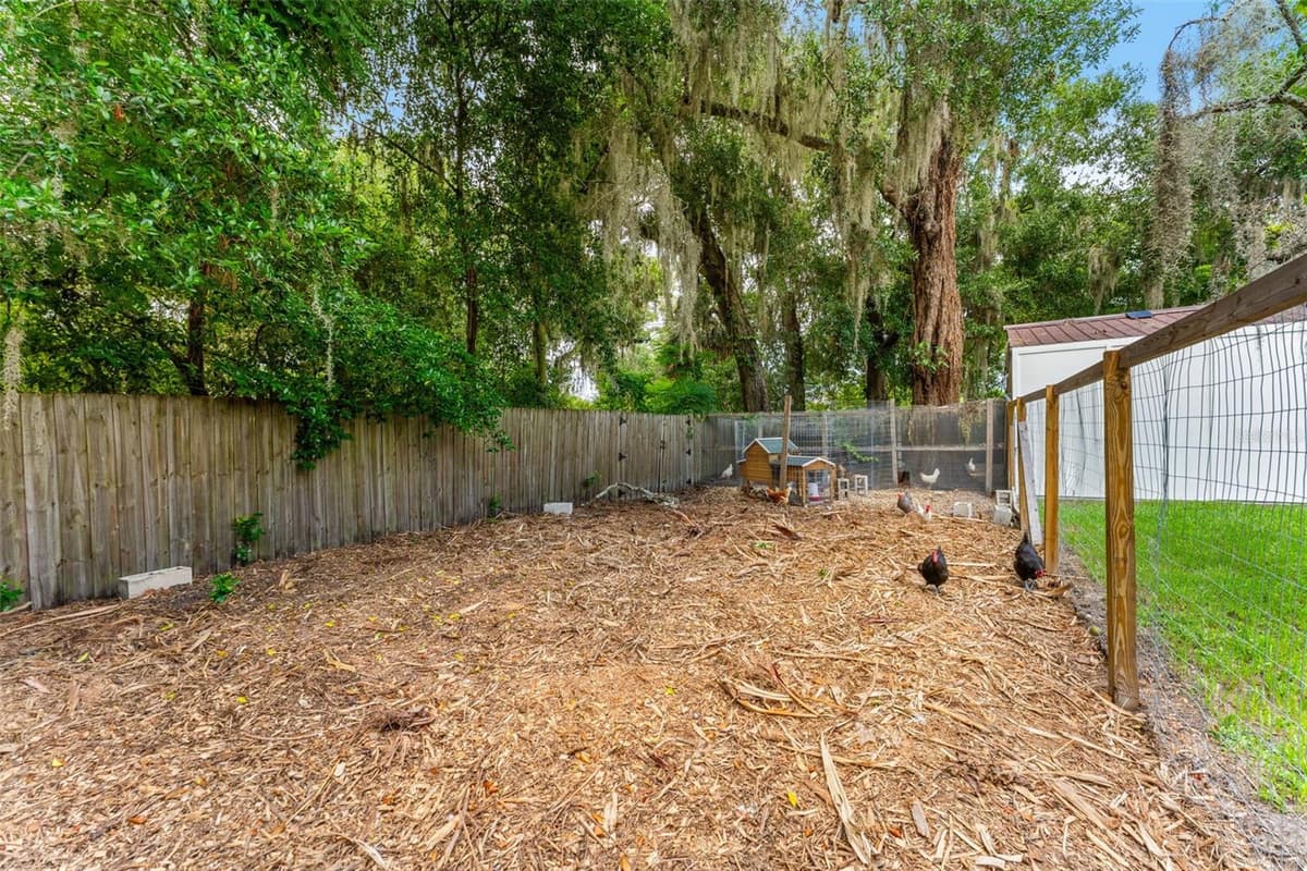 175 GRACE BOULEVARD — photo 6 of 50