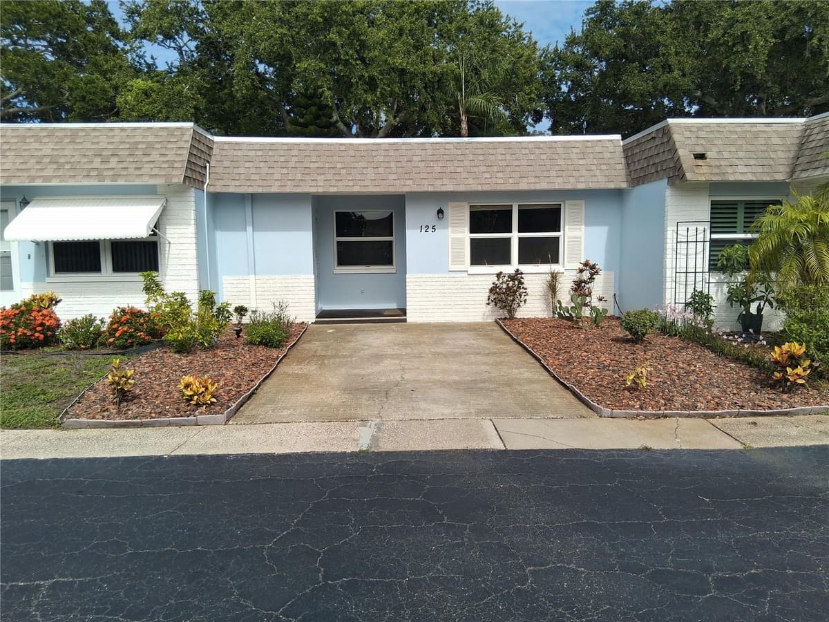 125 PORTREE DRIVE — photo 1 of 12