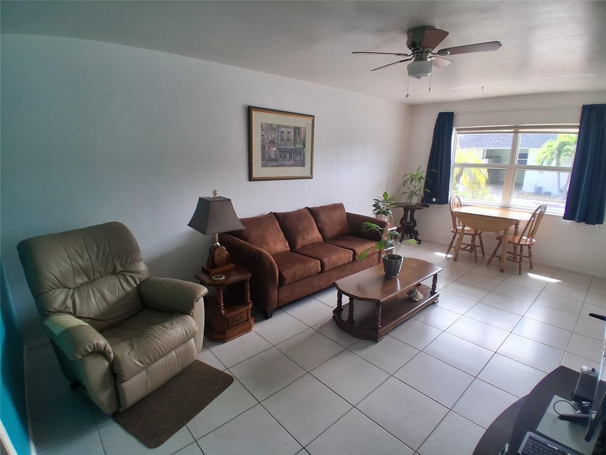 125 PORTREE DRIVE — photo 4 of 12