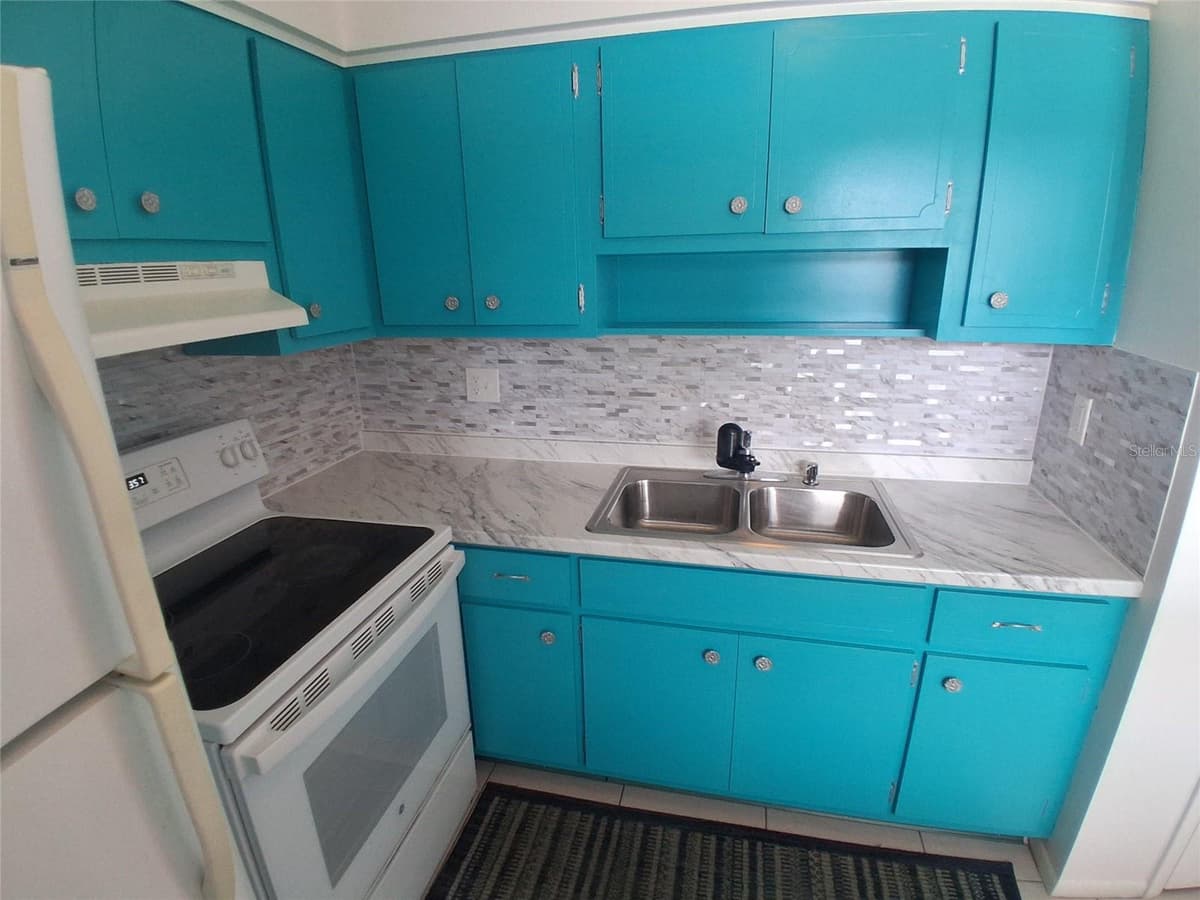 125 PORTREE DRIVE — photo 3 of 12