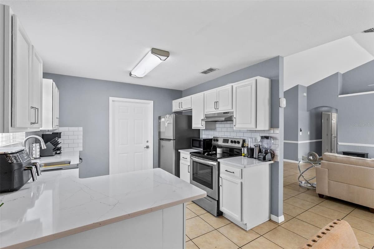 122 CHURCH STREET — photo 9 of 28