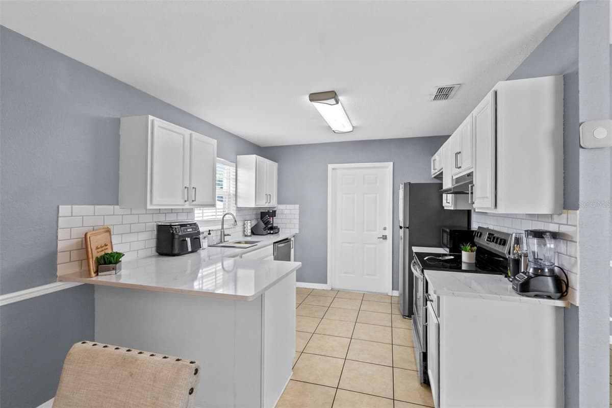 122 CHURCH STREET — photo 8 of 28