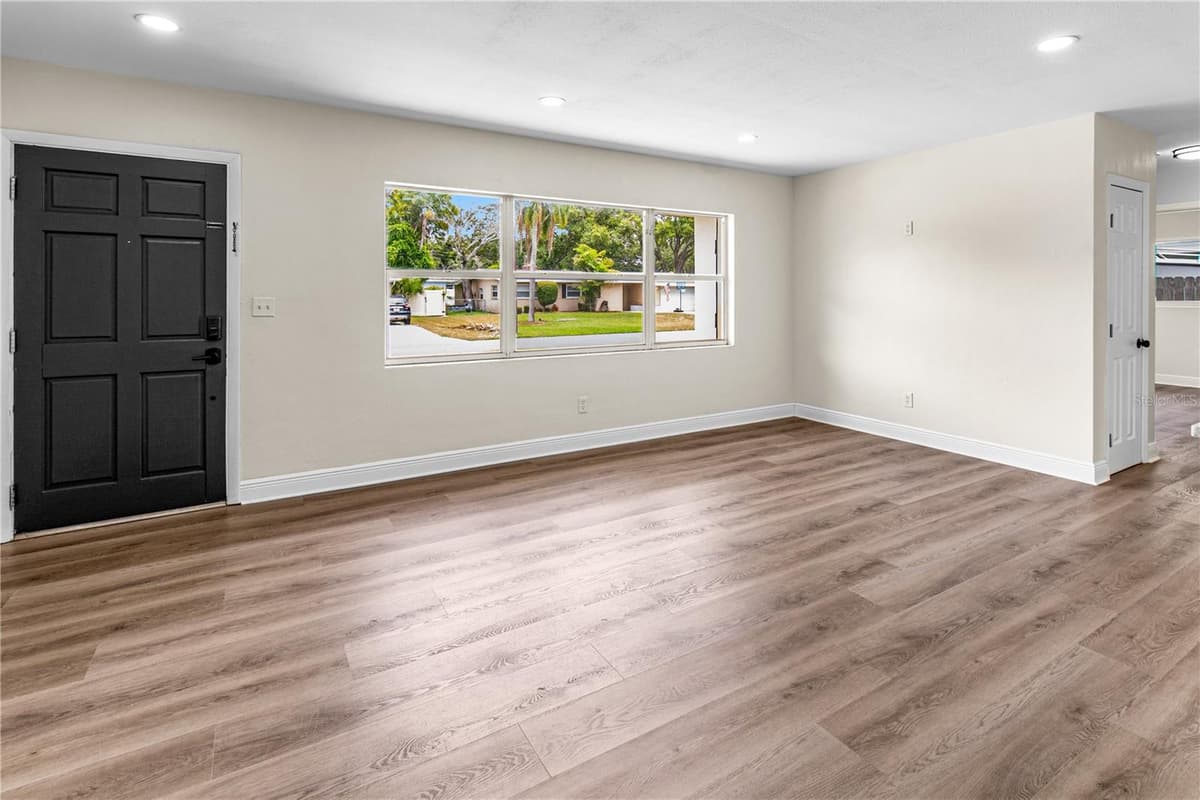 12120 CROFT DRIVE — photo 3 of 30