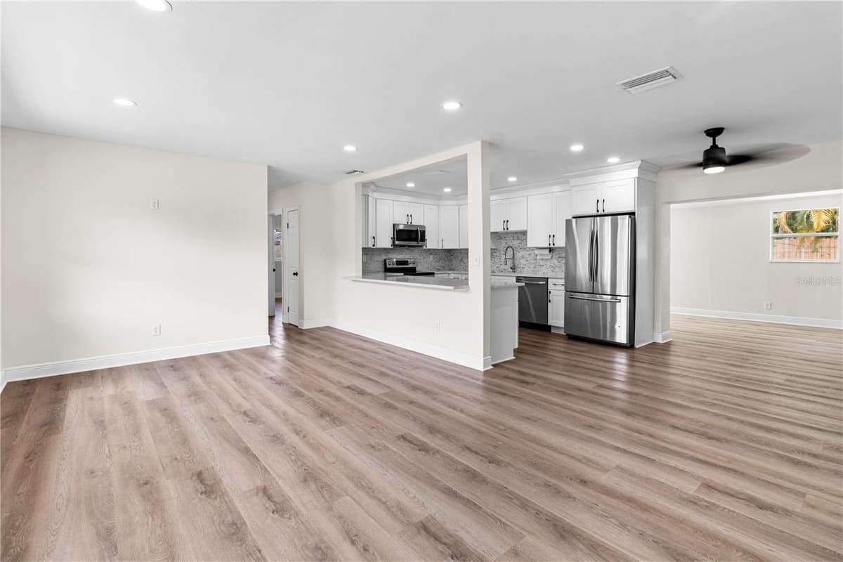 12120 CROFT DRIVE — photo 4 of 30