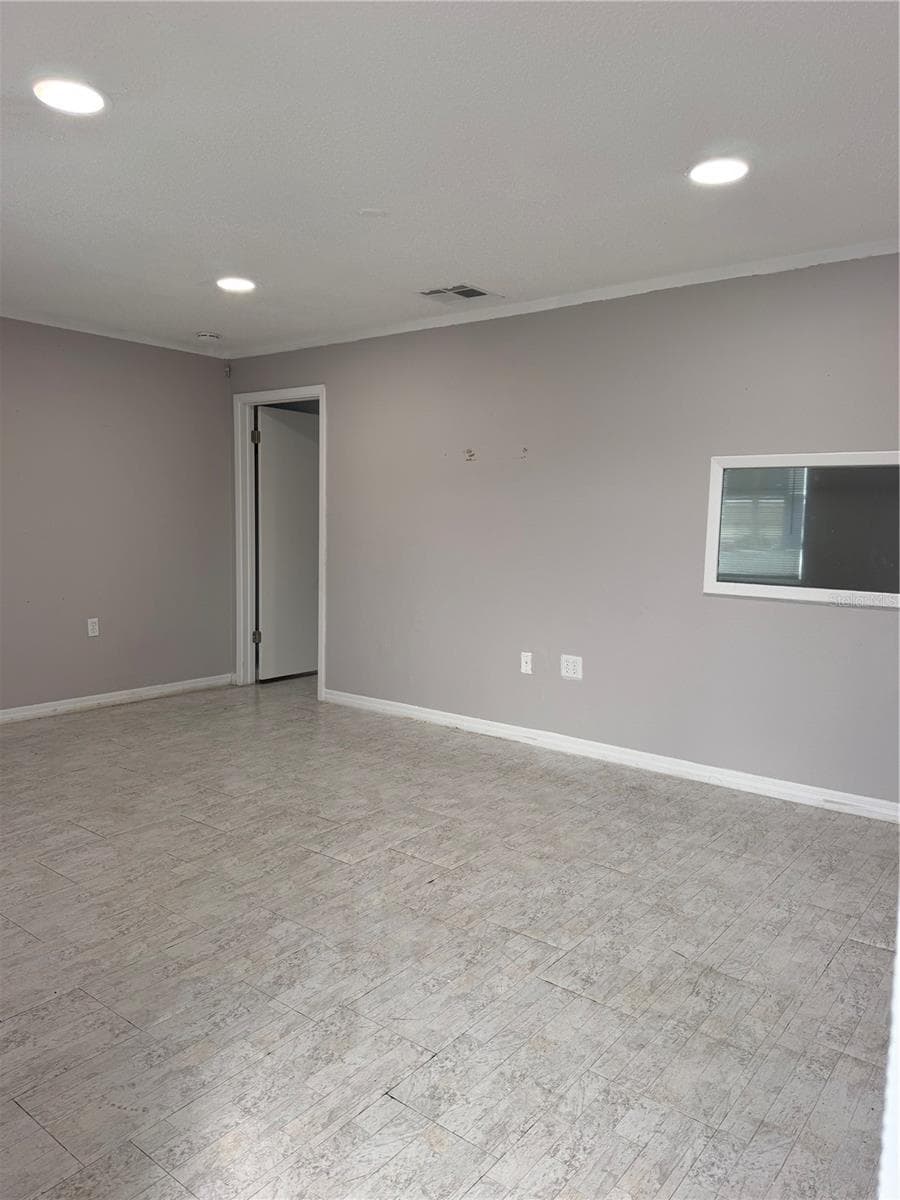 7154 CONGRESS STREET — photo 9 of 24