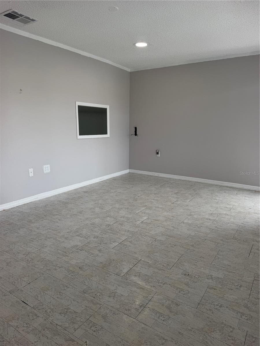 7154 CONGRESS STREET — photo 11 of 24
