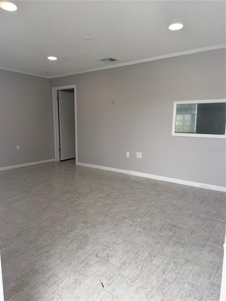 7154 CONGRESS STREET — photo 10 of 24