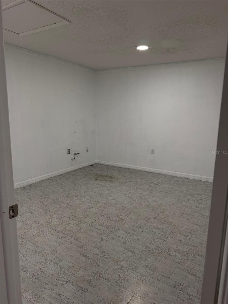 7154 CONGRESS STREET — photo 19 of 24