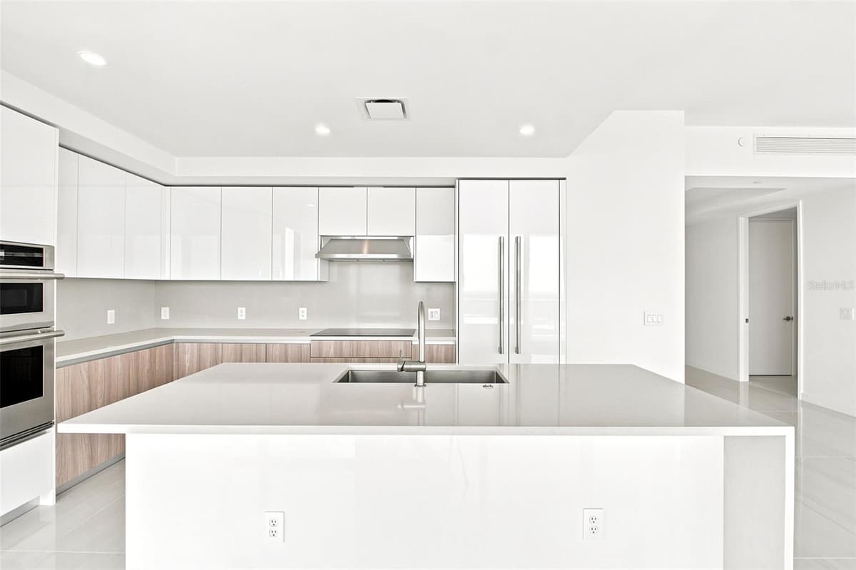 400 CENTRAL AVENUE — photo 12 of 100