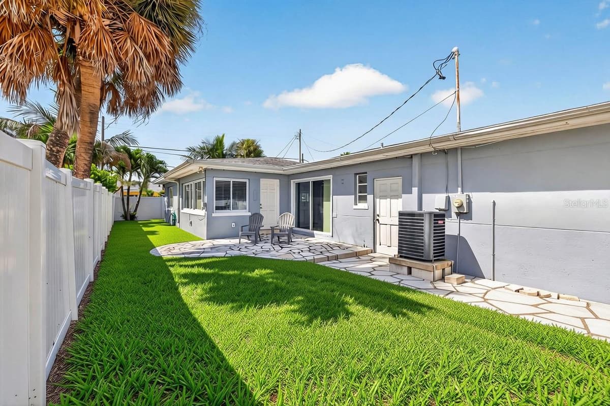 8651 GULF BOULEVARD — photo 32 of 32