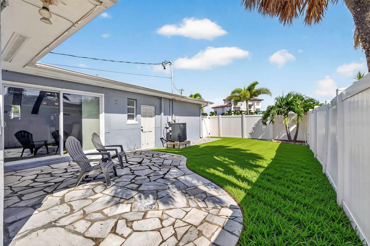 8651 GULF BOULEVARD — photo 31 of 32