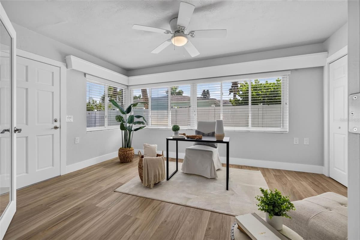 8651 GULF BOULEVARD — photo 14 of 32
