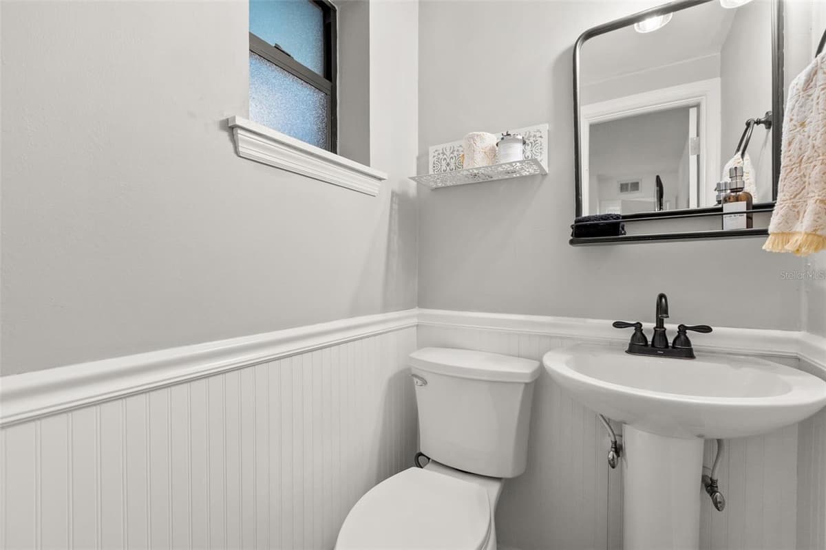 1562 ARBOR PARK DRIVE — photo 33 of 49