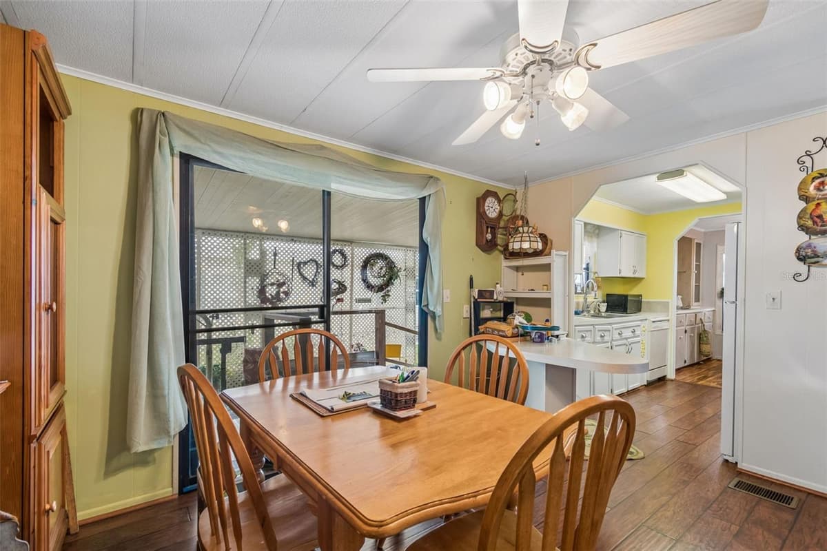 12501 ULMERTON ROAD — photo 11 of 32