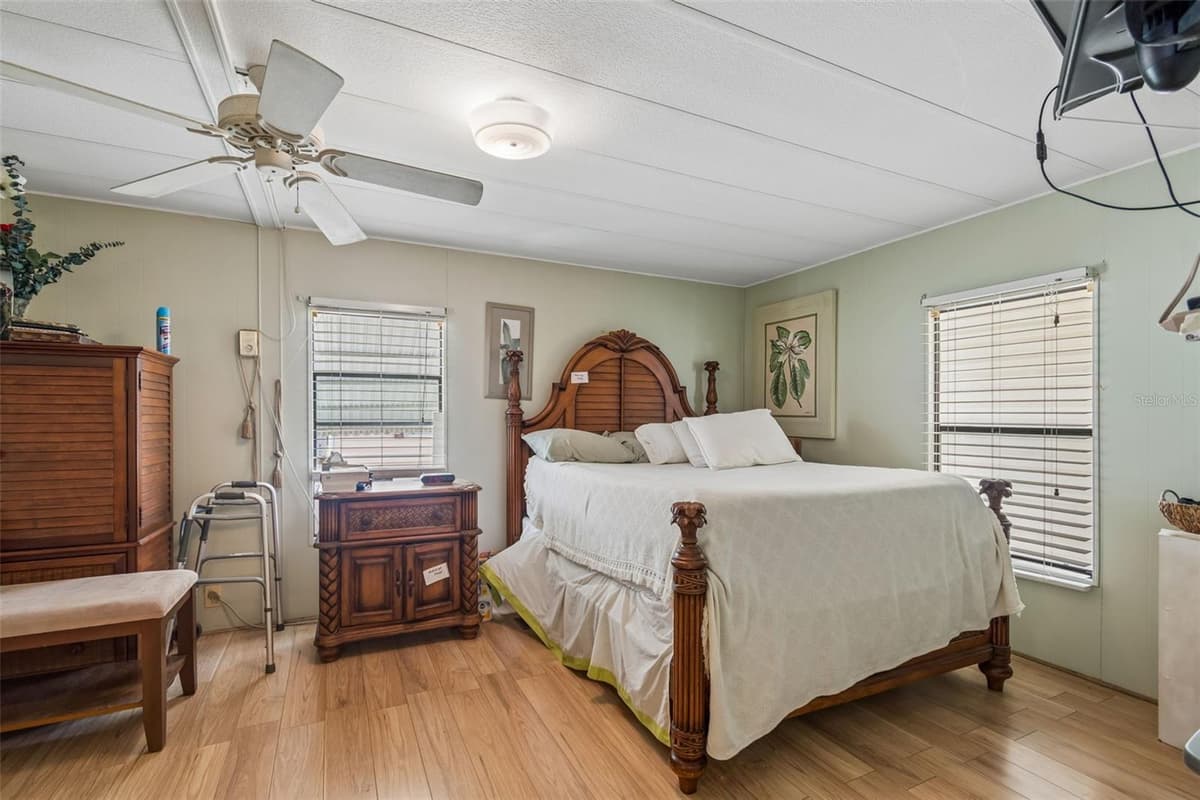 12501 ULMERTON ROAD — photo 15 of 32