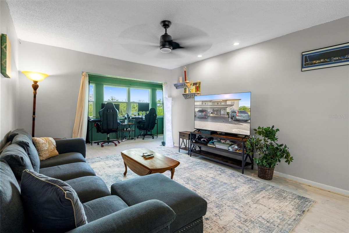 4849 ONYX LANE — photo 4 of 19