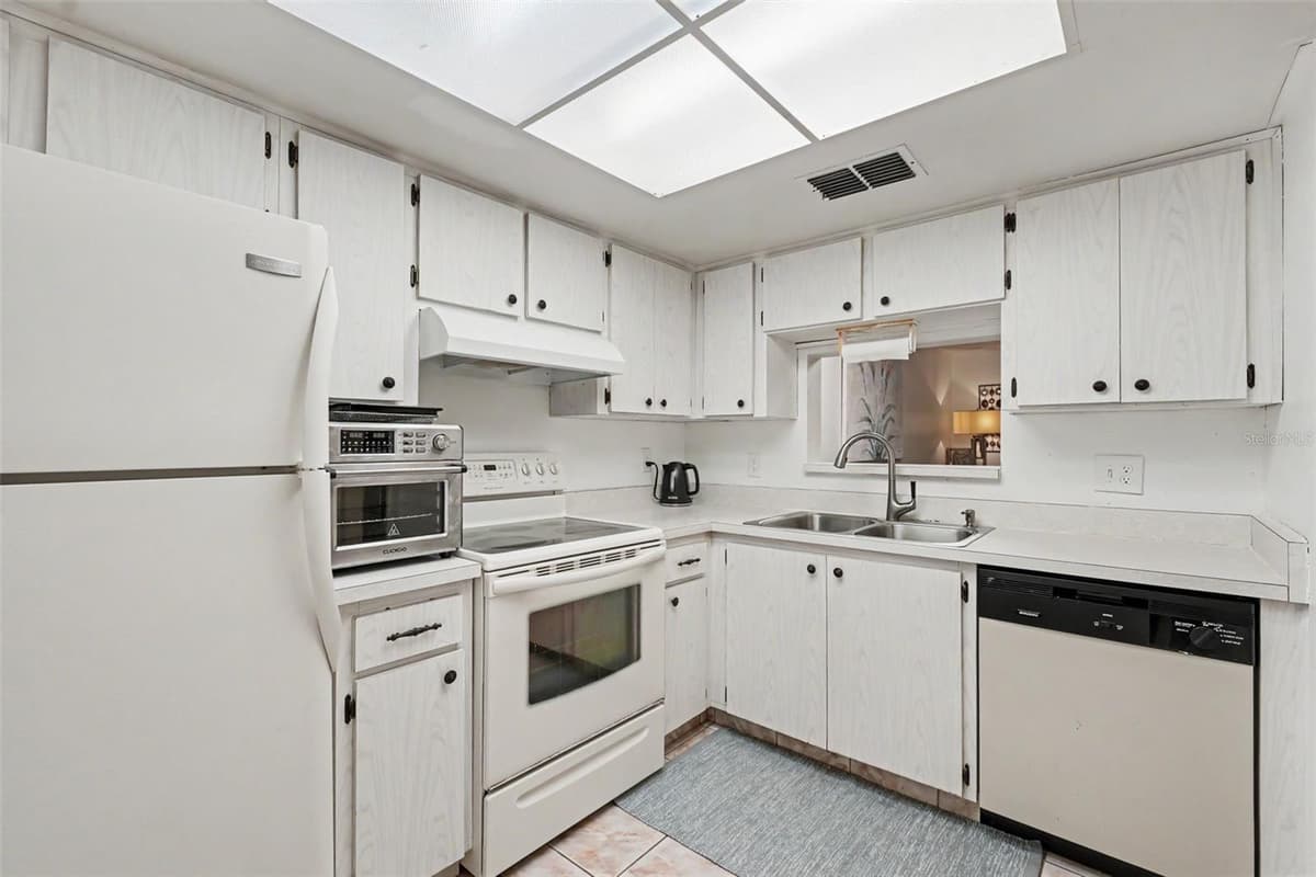 601 HERCULES AVENUE — photo 23 of 41