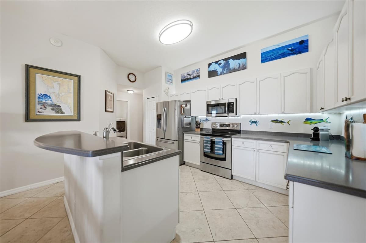 9436 PRESIDENT CIRCLE — photo 13 of 72
