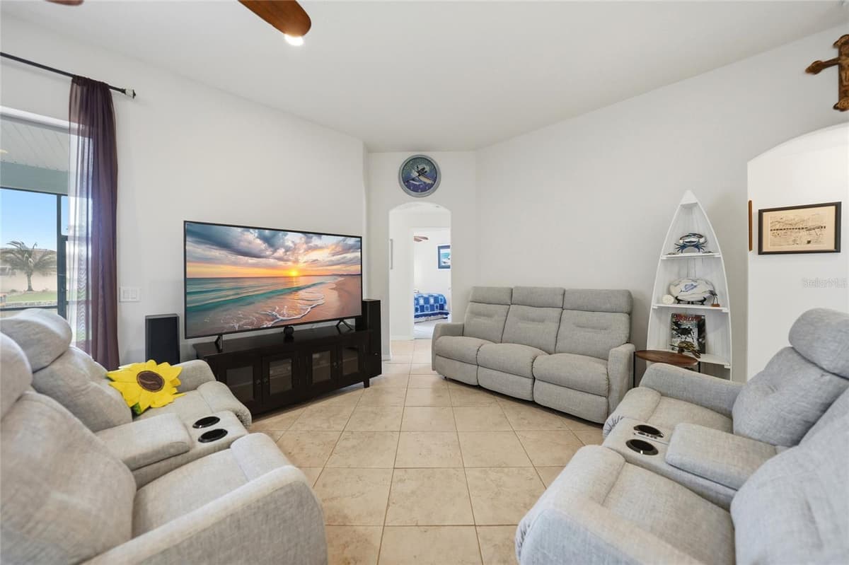 9436 PRESIDENT CIRCLE — photo 19 of 72