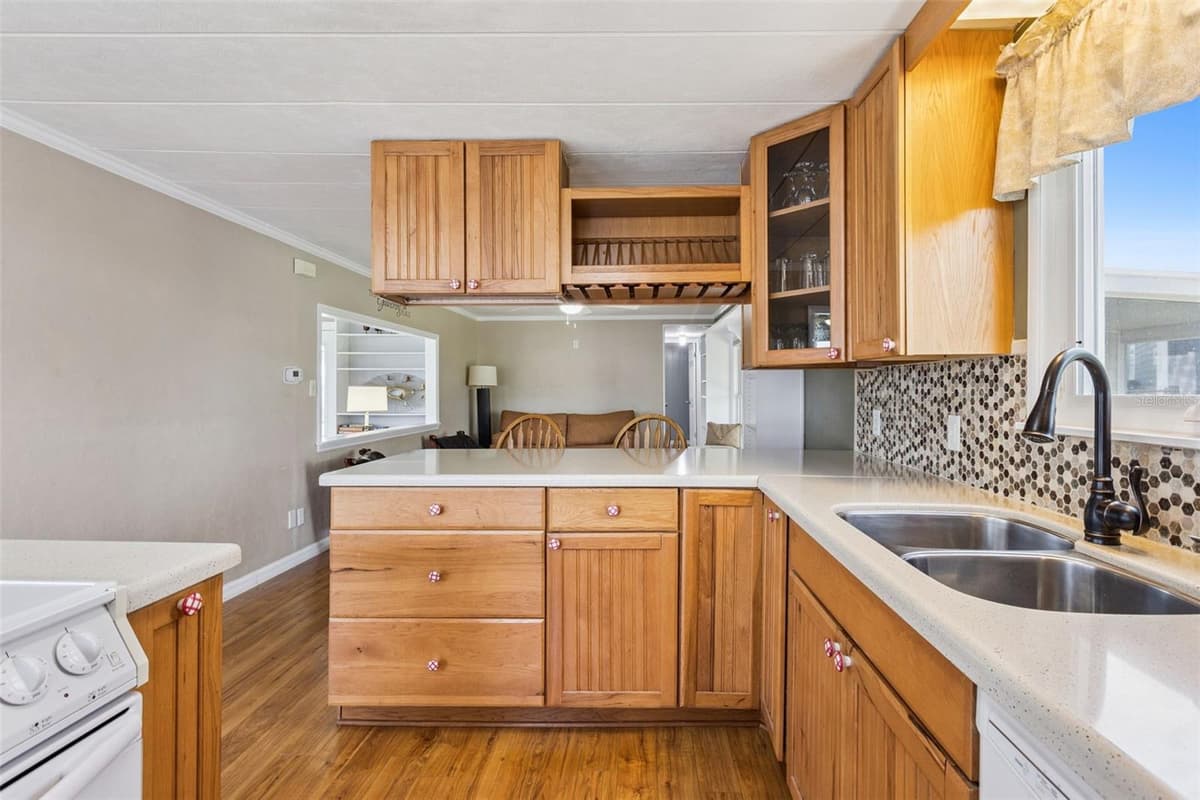 30127 GREEN BAY DRIVE — photo 13 of 37