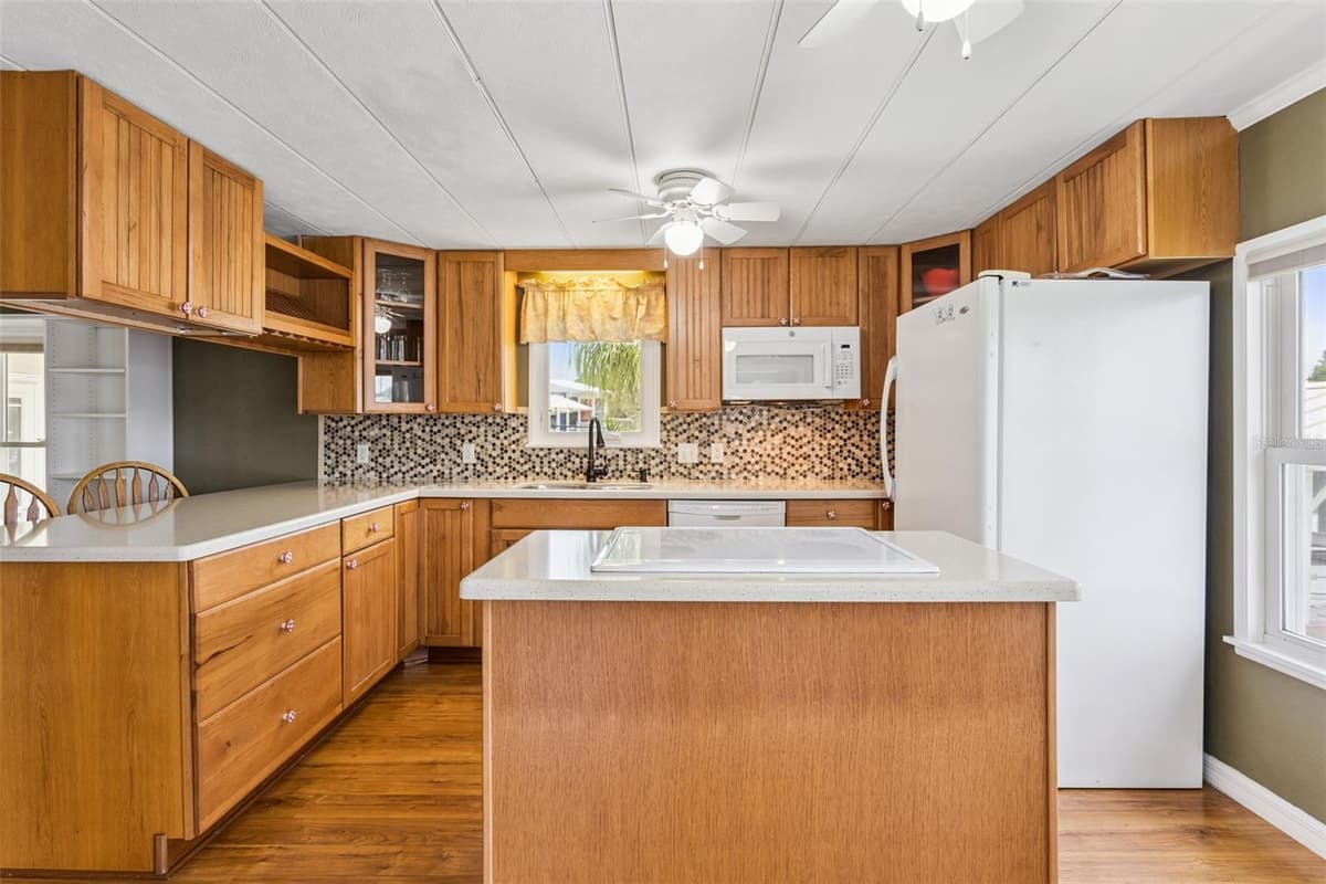 30127 GREEN BAY DRIVE — photo 12 of 37