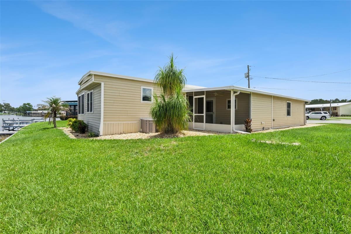 30127 GREEN BAY DRIVE — photo 32 of 37