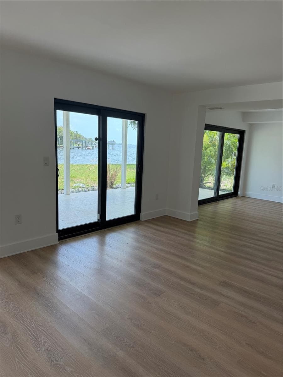 105 AUGUSTA AVENUE — photo 33 of 54