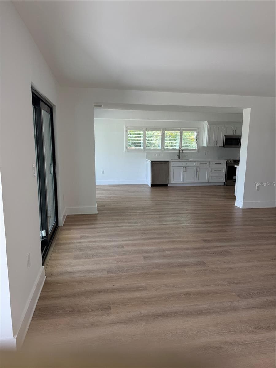 105 AUGUSTA AVENUE — photo 10 of 54